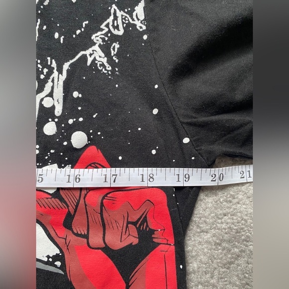 MARVEL DEADPOOL Black Red Graphic T Shirt in Medium - Picture 7 of 8